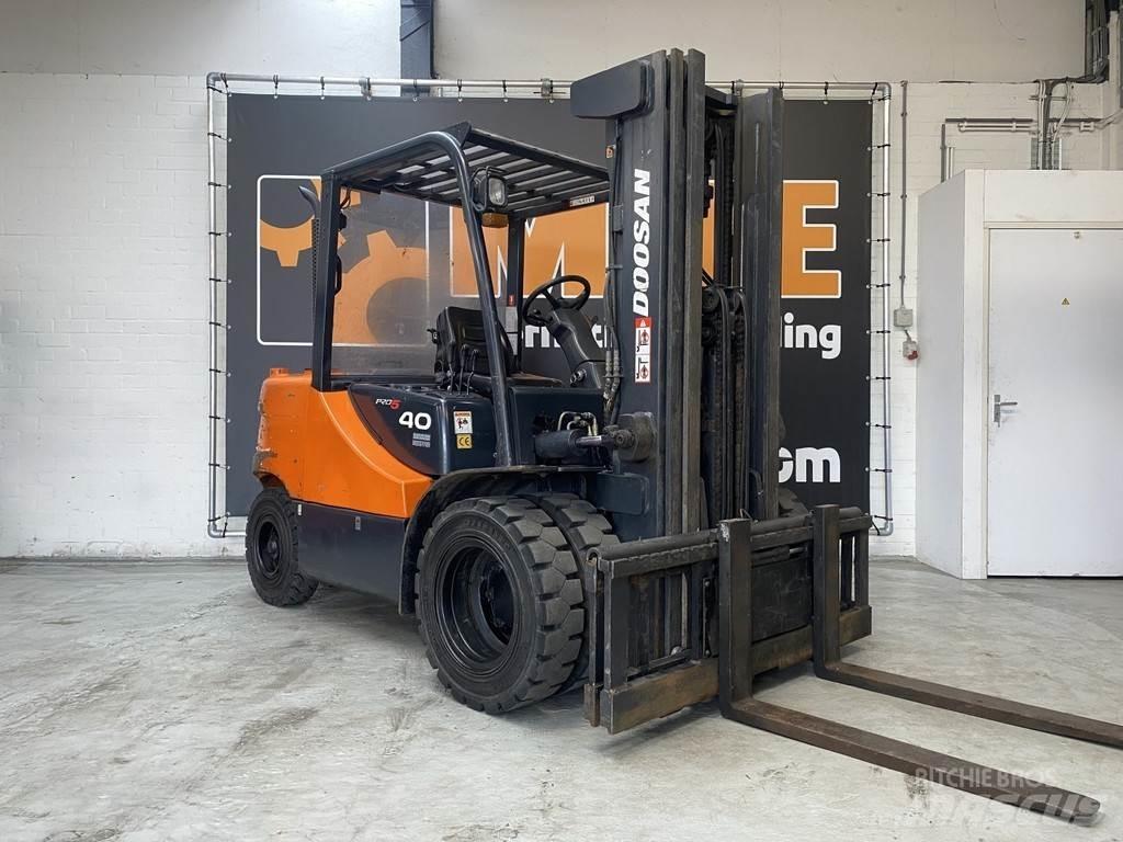 Doosan D40SC-5 Дизелови камиони