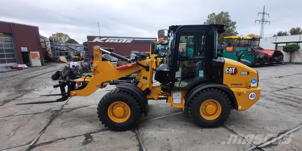 CAT 906 Колесни товарачи