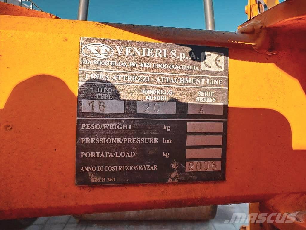 Venieri VL 10.23C Товарач със заден ексватор