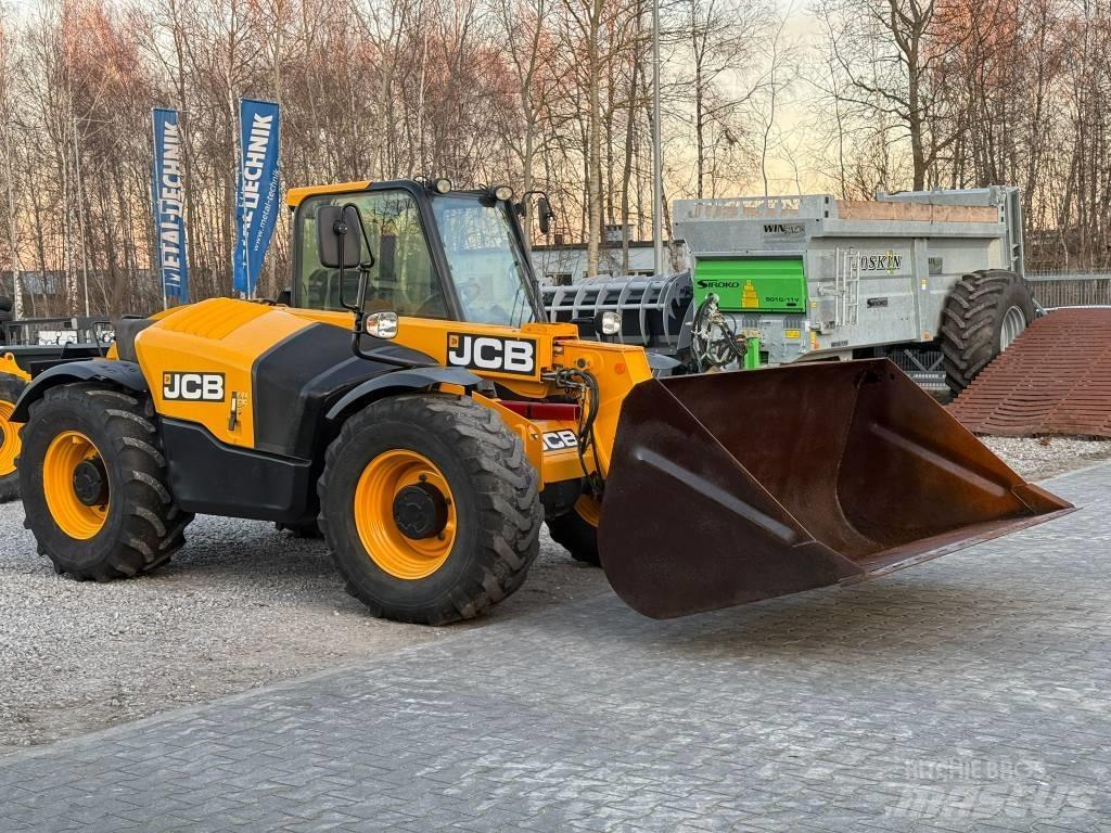 JCB 526-56 Agri Телескопични челни товарачи

