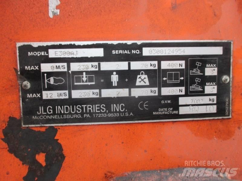JLG E 300 AJ Съчленени стрелови подемници