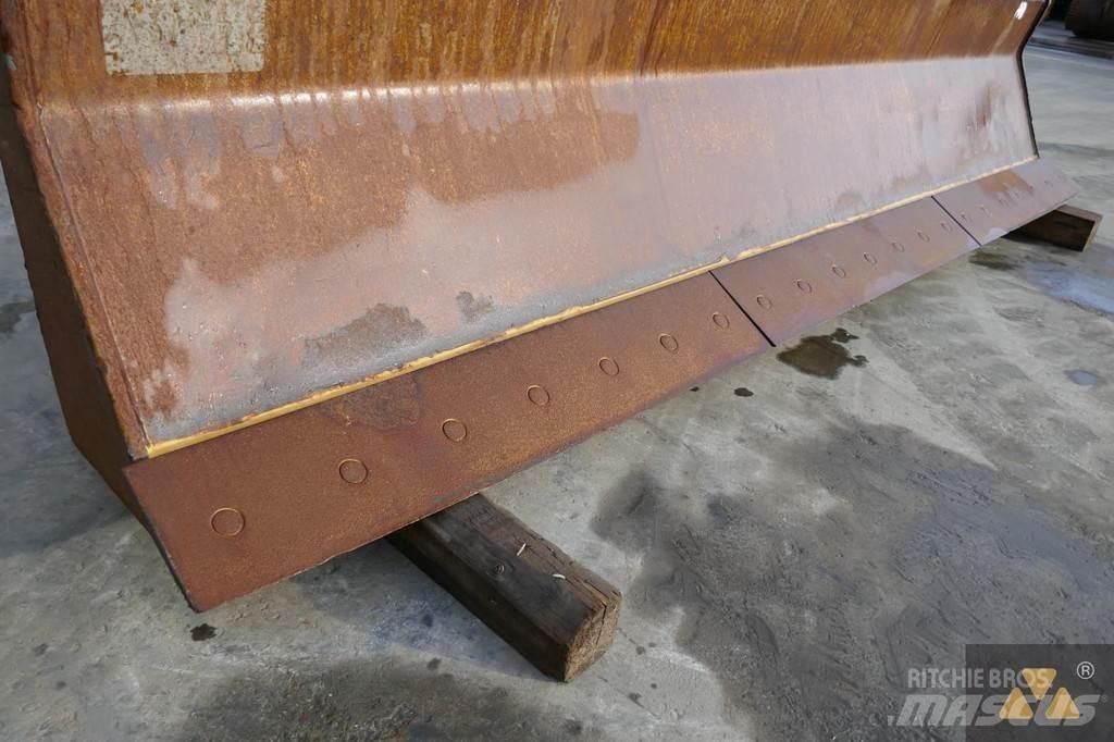 CAT Skidder blade Остриета