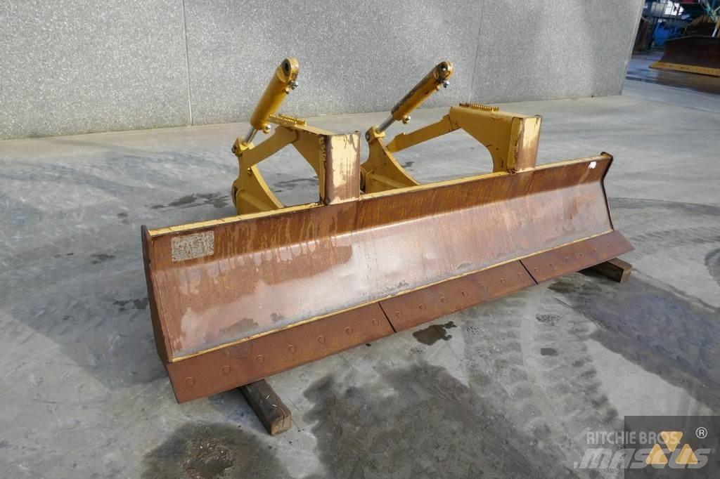 CAT Skidder blade Остриета