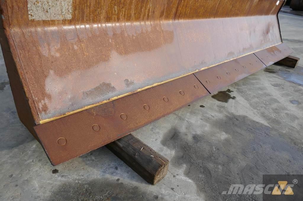 CAT Skidder blade Остриета