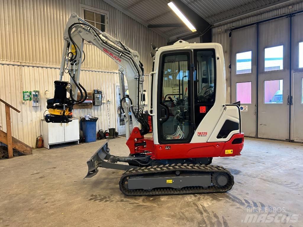 Takeuchi TB225 Мини екскаватори < 7 т
