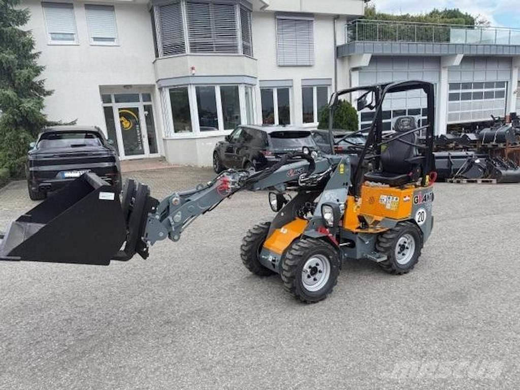 GiANT G1200 Tele Колесни товарачи