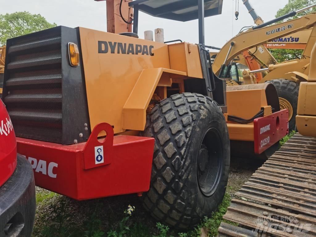 Dynapac CA 251 D Еднобарабанни ролки
