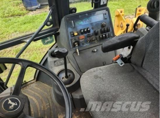 DEERE 310L EP Товарач със заден ексватор