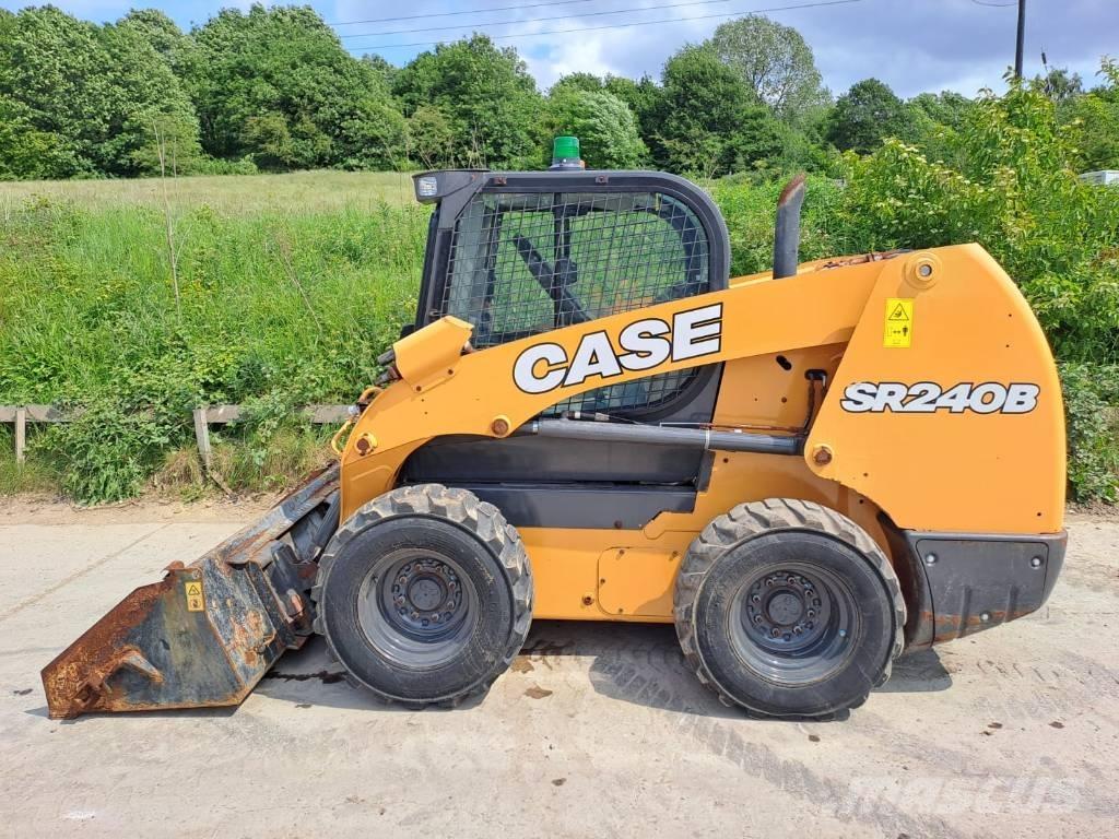 CASE SR 240 B Мини товарачи
