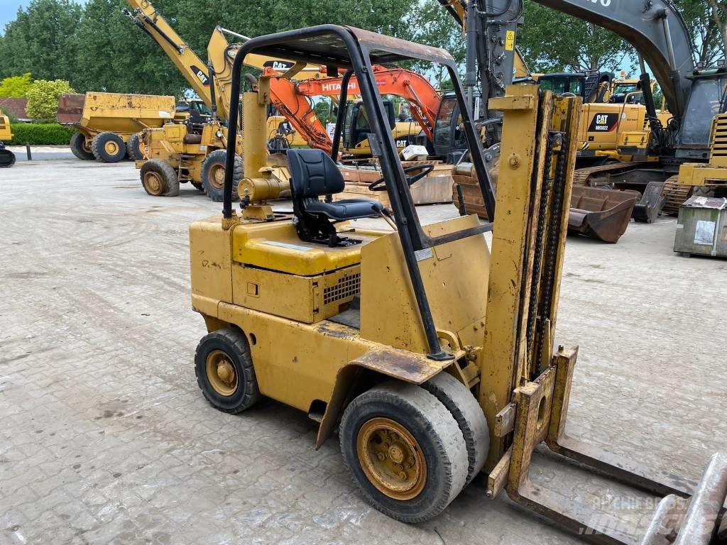 CAT V 50 B Дизелови камиони