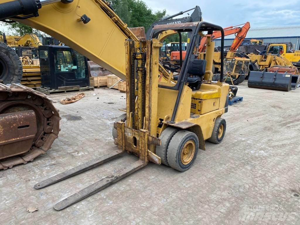 CAT V 50 B Дизелови камиони