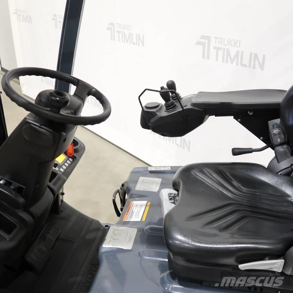 Toyota 8FBM20T Електрически вилични кари-повдигачи