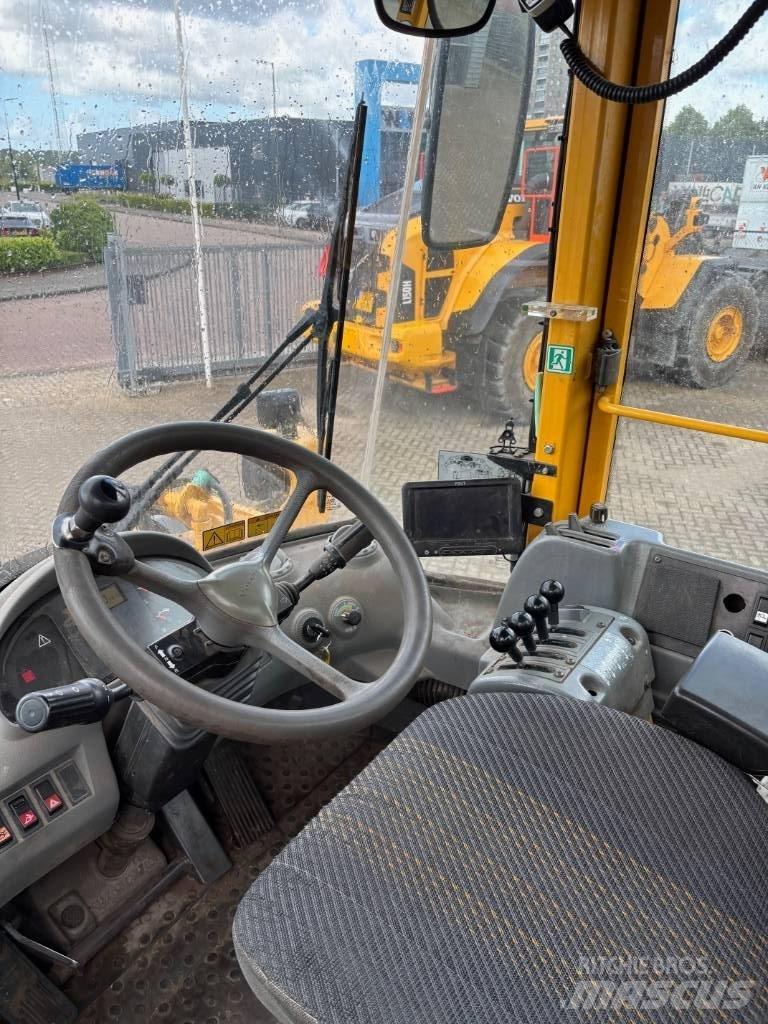Volvo L 90 E Колесни товарачи