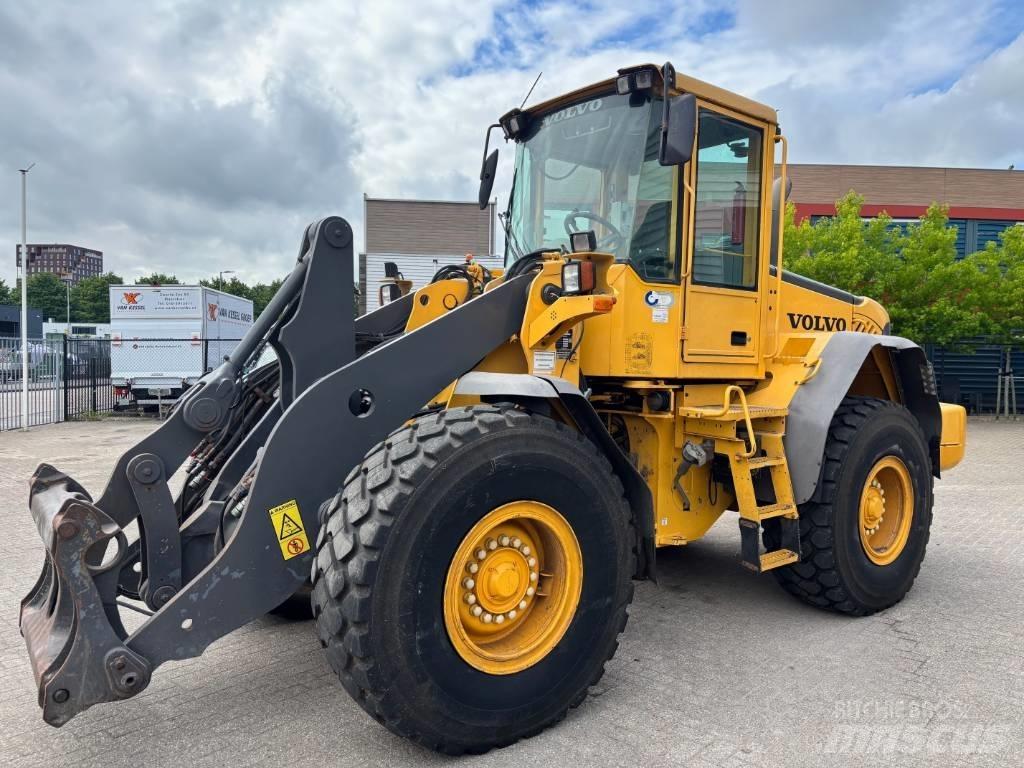 Volvo L 90 E Колесни товарачи