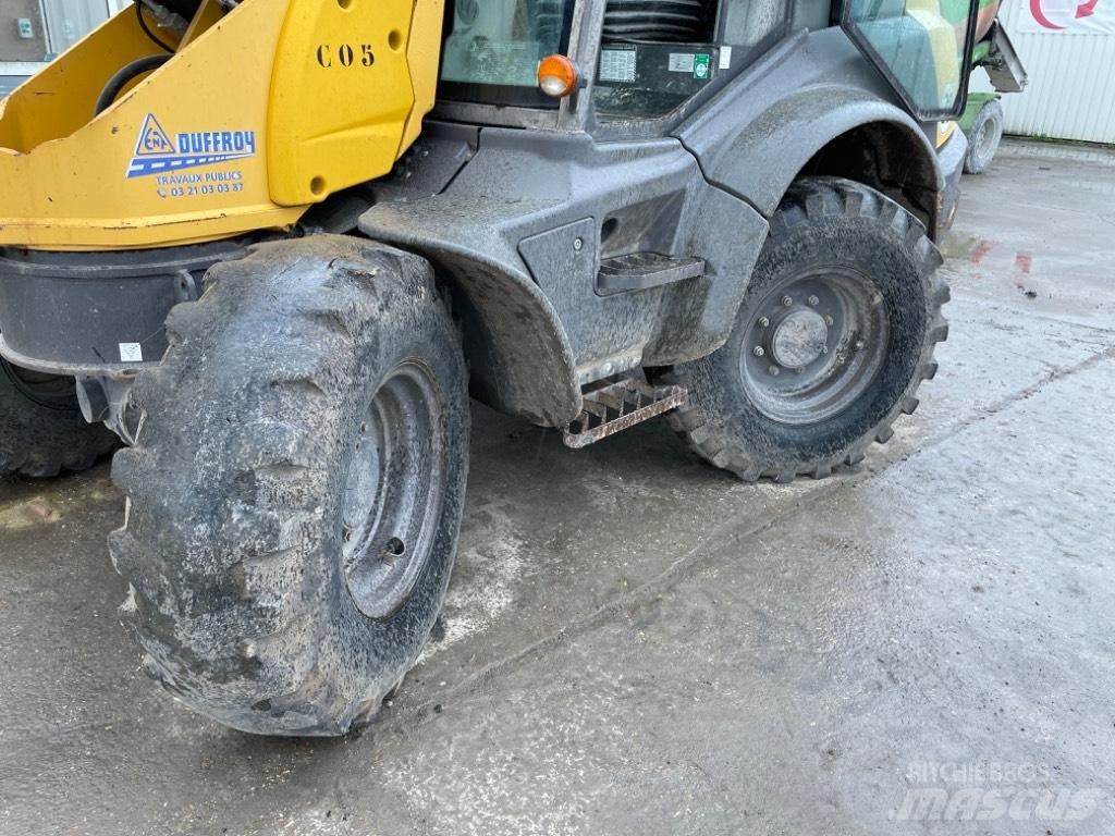 Mecalac AS900 Колесни товарачи