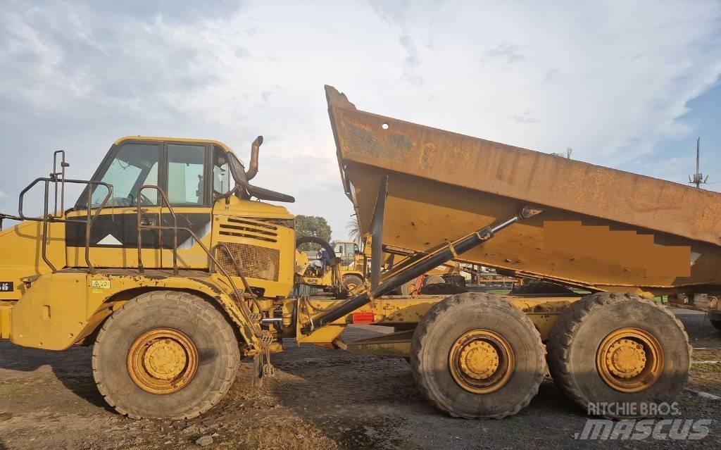 CAT 730 Дъмпери/моторни превозни средства