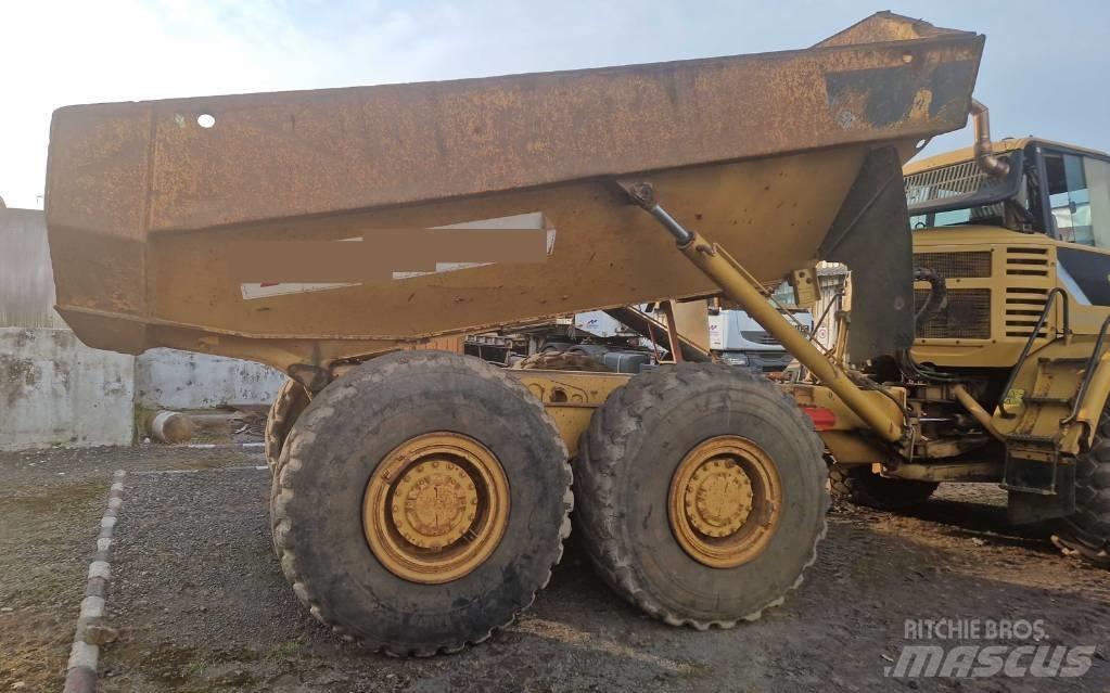 CAT 730 Дъмпери/моторни превозни средства
