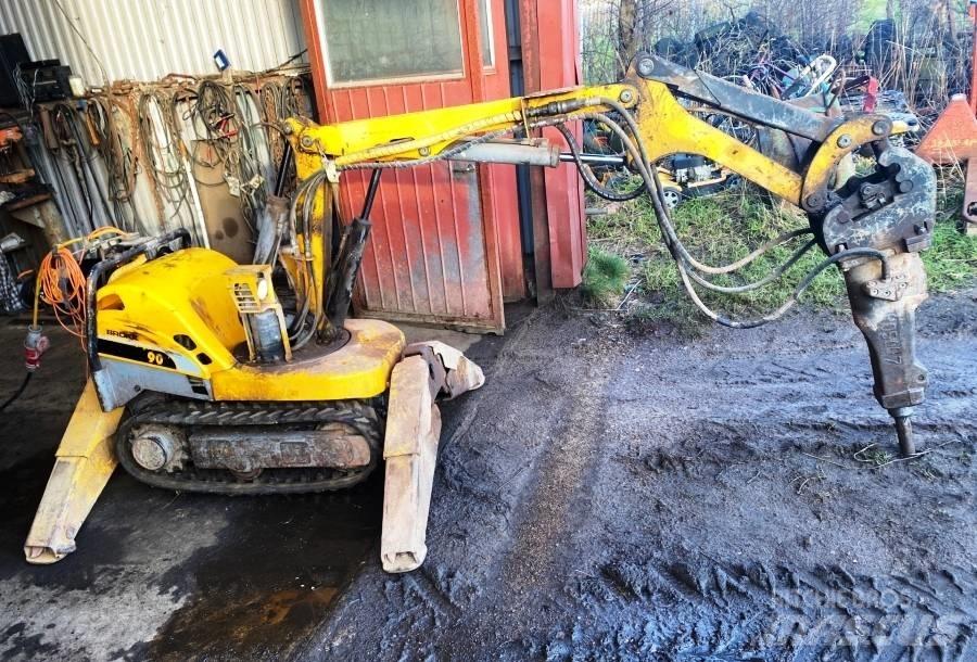 Brokk 90 Багери за разрушаване
