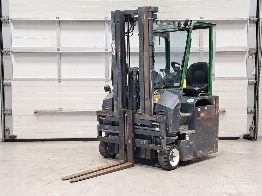 Combilift C3000CBE Страничен товарач