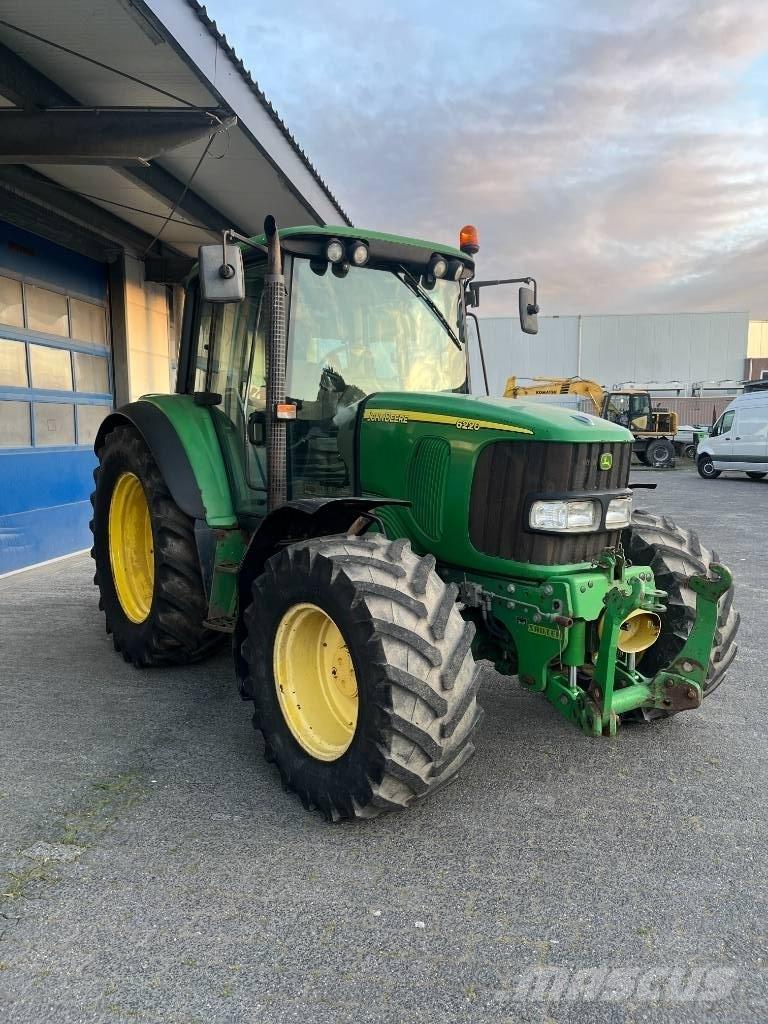 John Deere 6220 Трактори