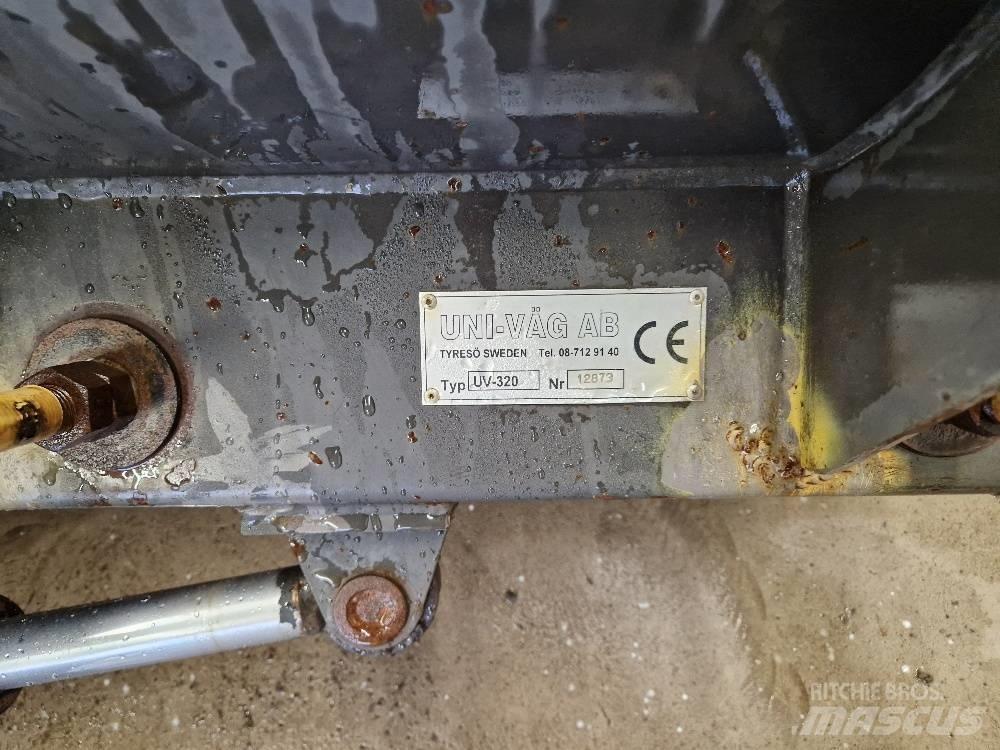 Uni-väg UV-320 StBM Снегочистачки