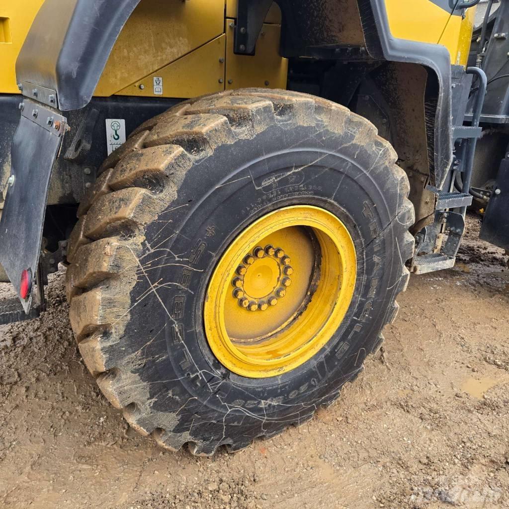 Komatsu WA 320-8 Колесни товарачи