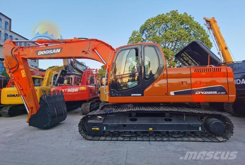 Doosan DX 225 LC Верижен екскаватор