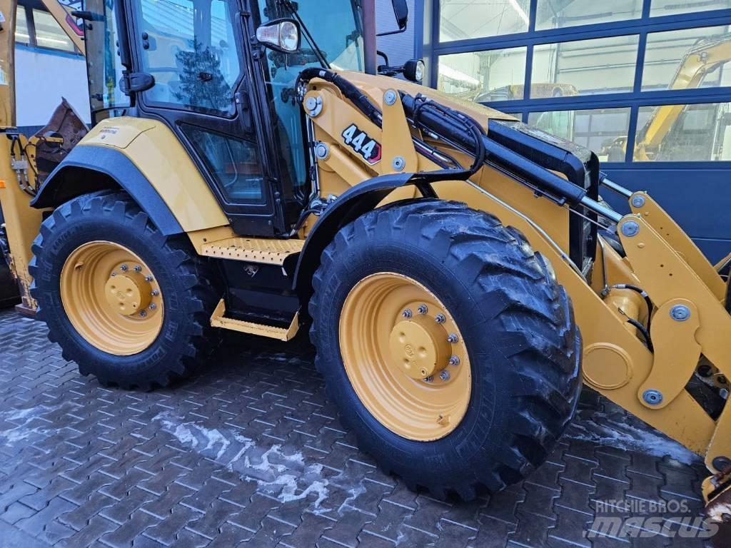CAT 444 E Товарач със заден ексватор