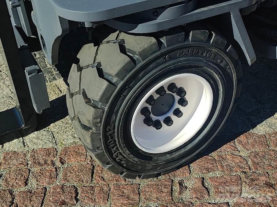 Combilift C5000XL Повдигач с движение в 4 посоки