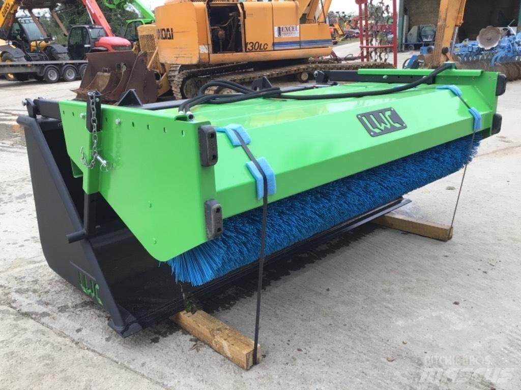 LWC SWEEPER Автоматични метачки с четки