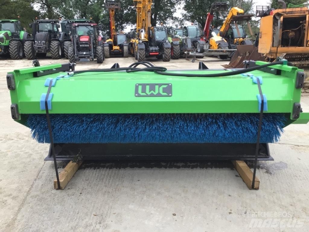 LWC SWEEPER Автоматични метачки с четки
