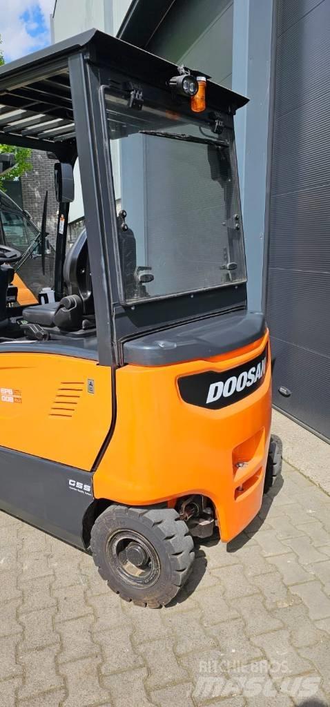 Doosan B 30 X-7 Електрически вилични кари-повдигачи