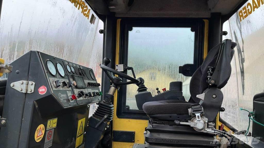 Bomag BW174 AD Двойни барабанни ролки
