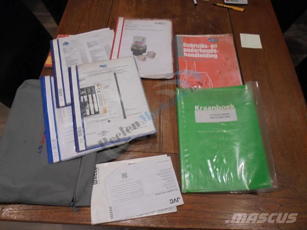 Doosan DX 255 LC Верижен екскаватор