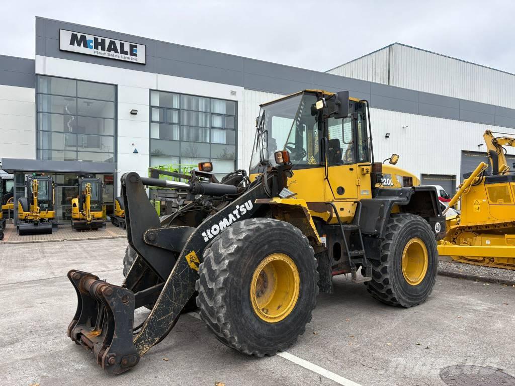 Komatsu WA200-6 Колесни товарачи
