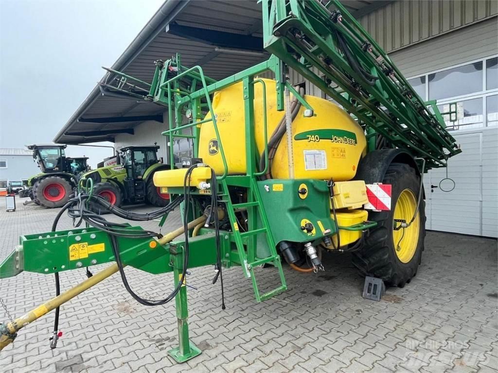 John Deere 740 Прикачни пръскачки
