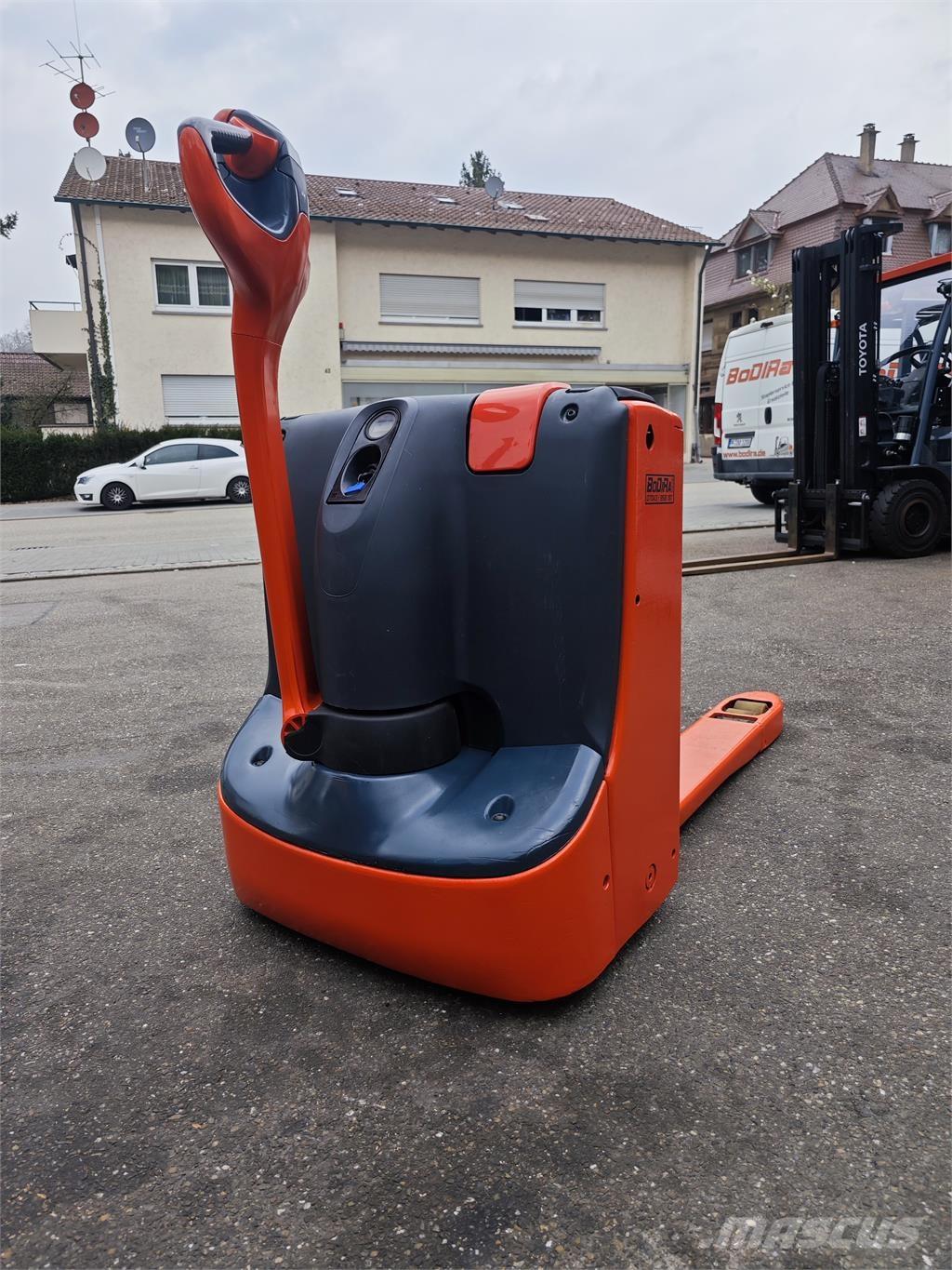 Linde T 16 Колички високоповдигачи с теглич