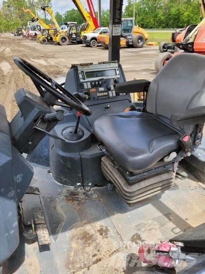 DEERE 310 L Товарач със заден ексватор