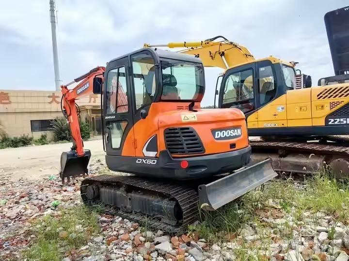 Doosan DX 60 Верижен екскаватор