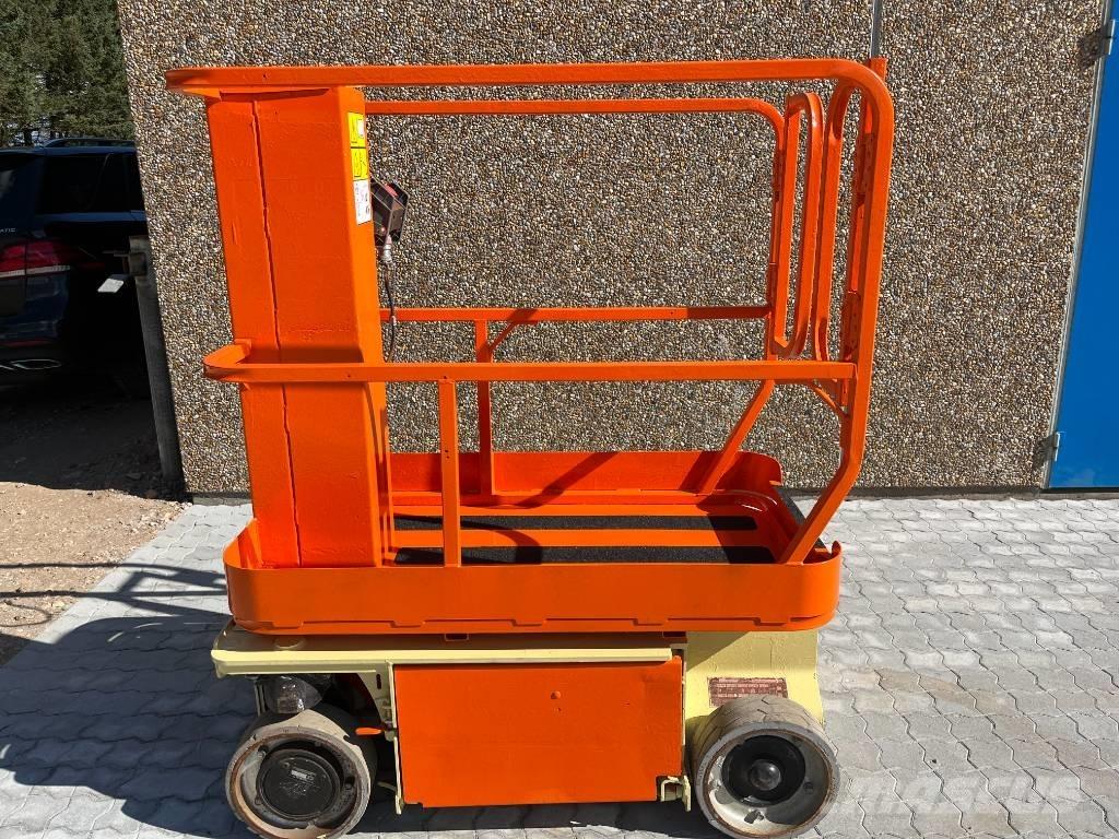 JLG 1230 ES Вертикални мачтови повдигачи
