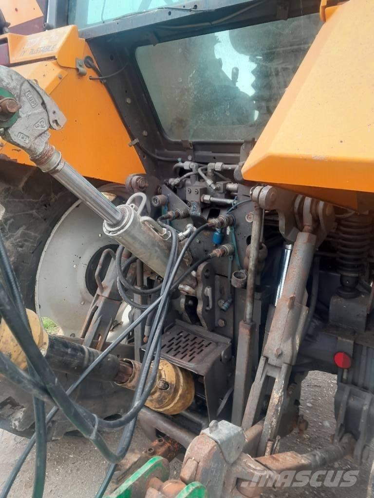 Renault 155-54 TX Трактори