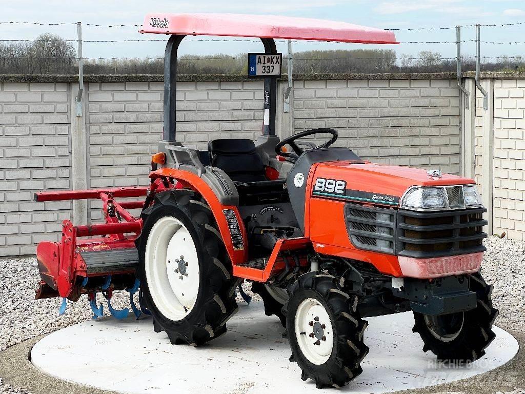 Kubota B92 Трактори