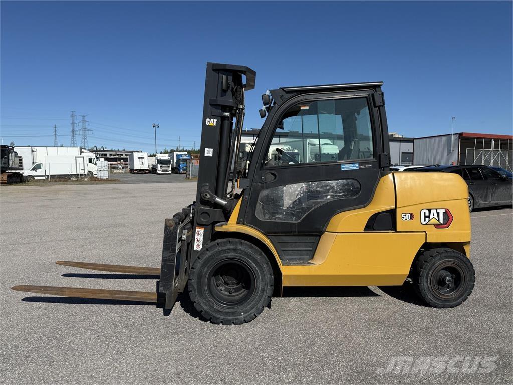 CAT DP50NT Дизелови камиони