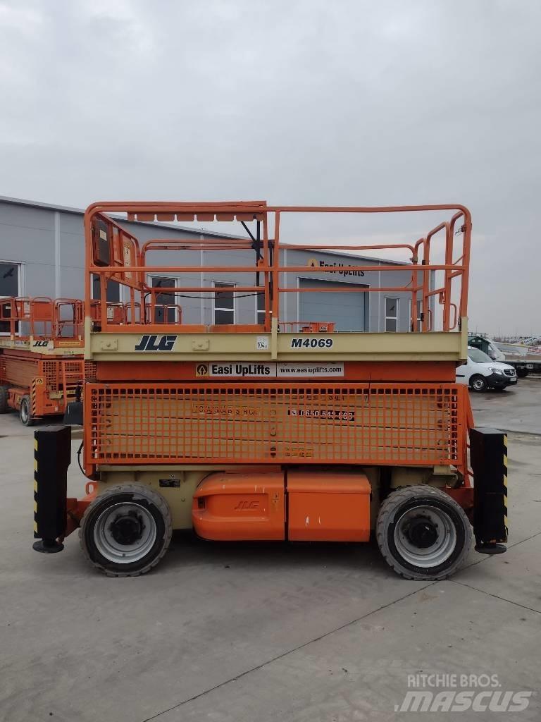 JLG M 4069 Ножични работни платформи