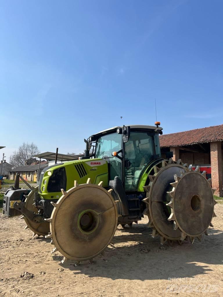 CLAAS ARION 470 Трактори