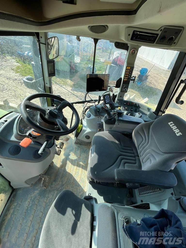 CLAAS ARION 470 Трактори
