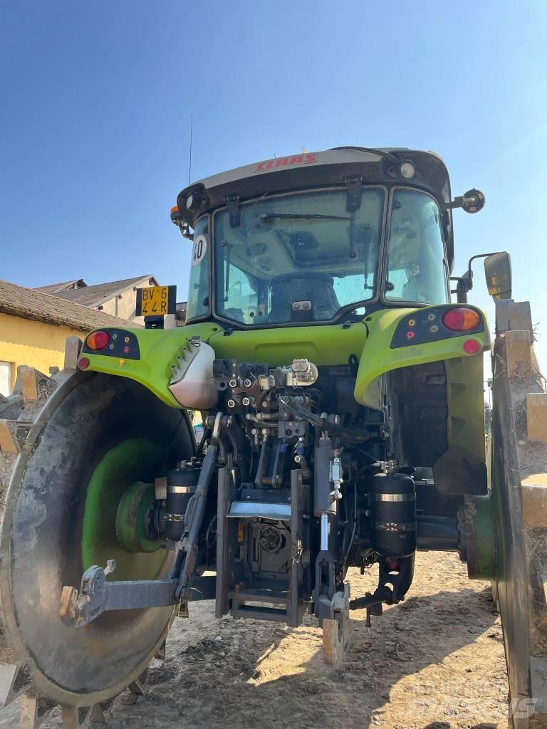 CLAAS ARION 470 Трактори