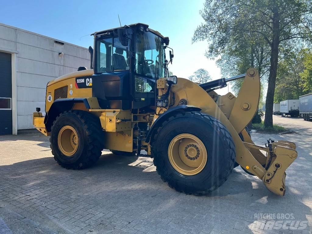 CAT 926M Колесни товарачи
