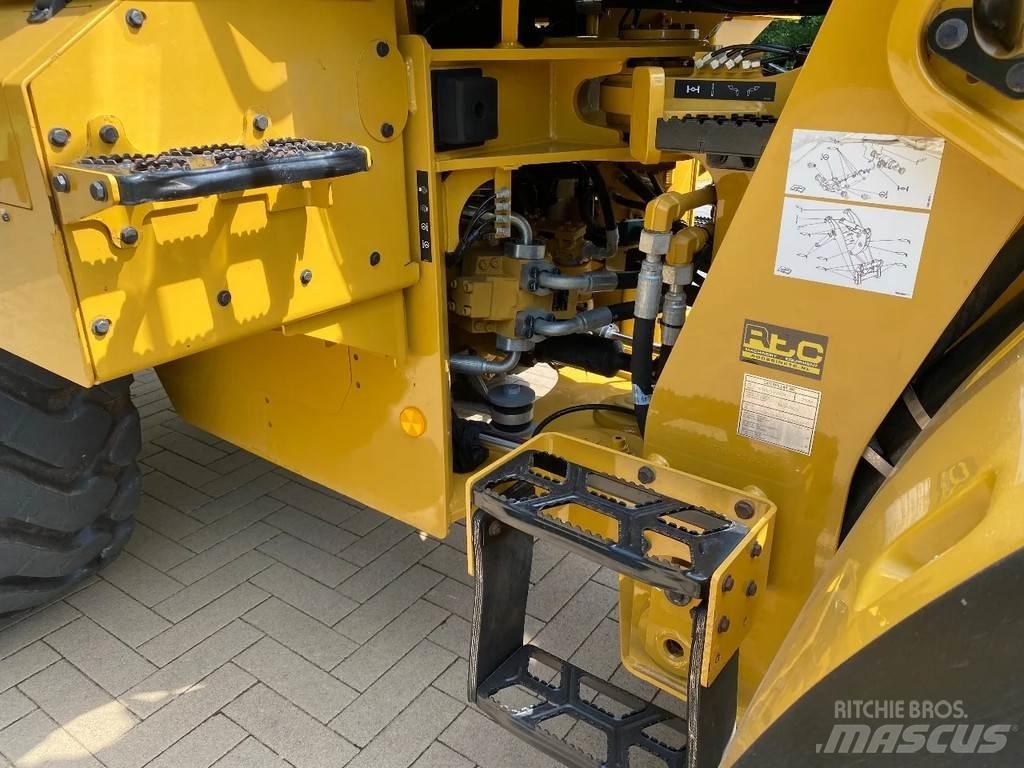 CAT 926M Колесни товарачи
