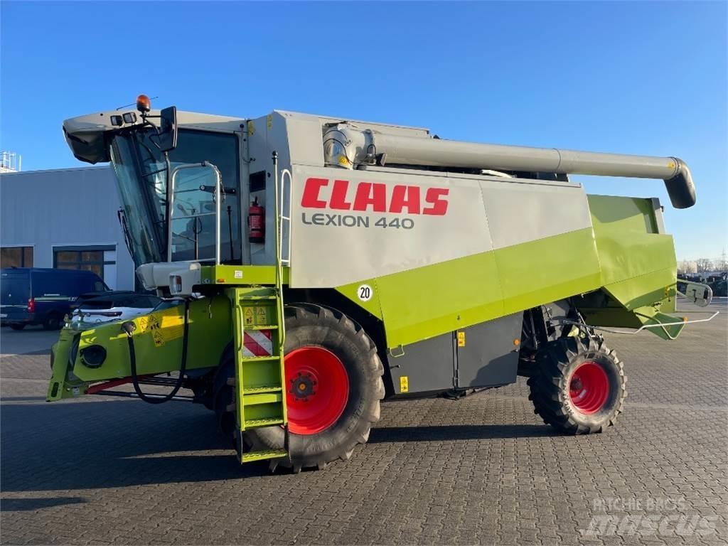 CLAAS Lexion 440 Комбайни